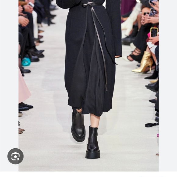 Valentino V logo platform boots - Picture 4 of 13